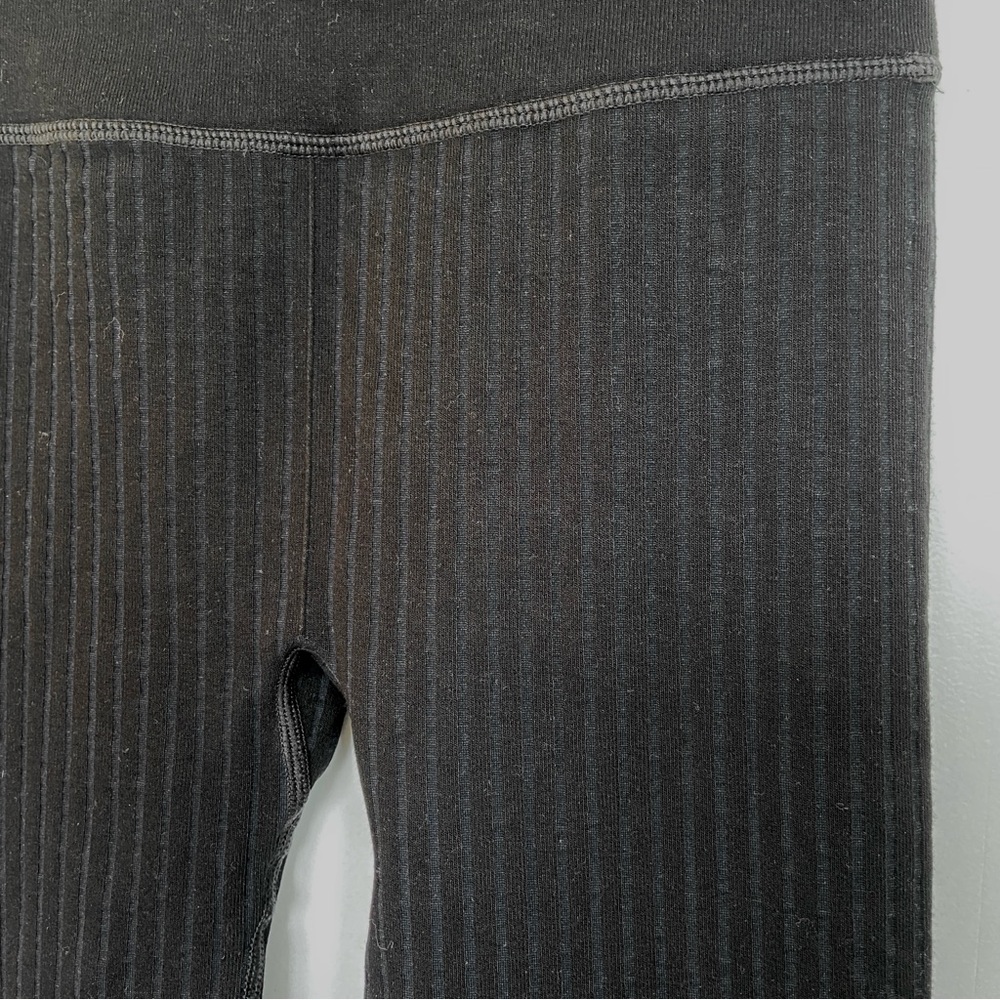 Fabletics High-Waisted Seamless Ribbed Legging Black - Picture 4 of 11